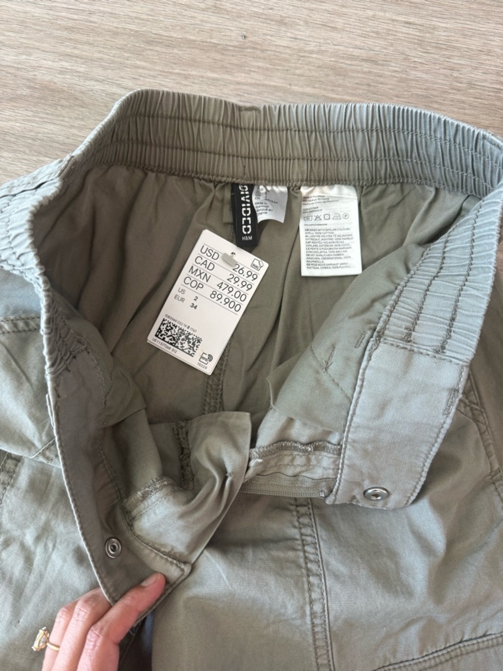 NWT H&M Low-Rise Cargo Pants in Olive Green, Size 2 - Picture 8 of 8